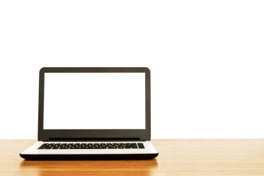 Tablo boş ekrana sahip dizüstü bilgisayarı. Beyaz arka plan üzerinde kırpma yolu izole