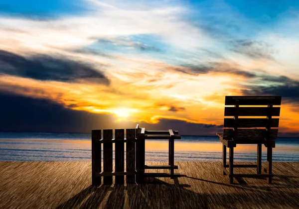 Ahşap Zemin Üzerinde Iki Eski Ahşap Sandalyeli Deniz Gün Batımı — Stok fotoğraf
