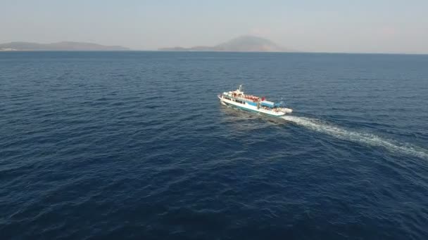 维纳斯号旅游渡船将在夏天航行 它有从土耳其到希腊群岛的旅程 2017年8月18日 — 图库视频影像