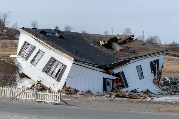 Heavily Damaged Collapsing House Second Floor Has Fallen First Debris — Stock Photo, Image