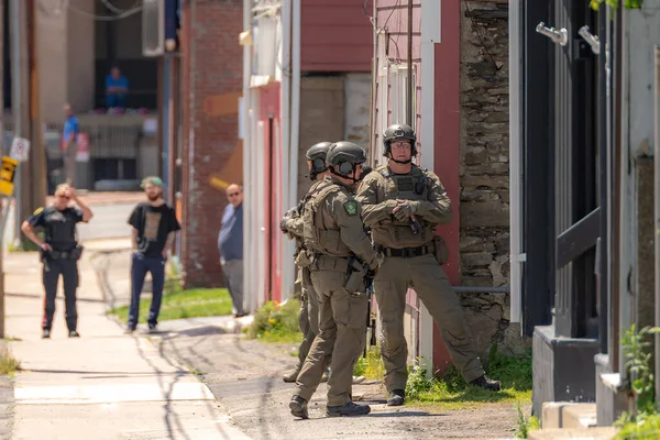 Saint John Kanada Července 2019 Policisté Připravují Nájezd Budovu Jsou — Stock fotografie