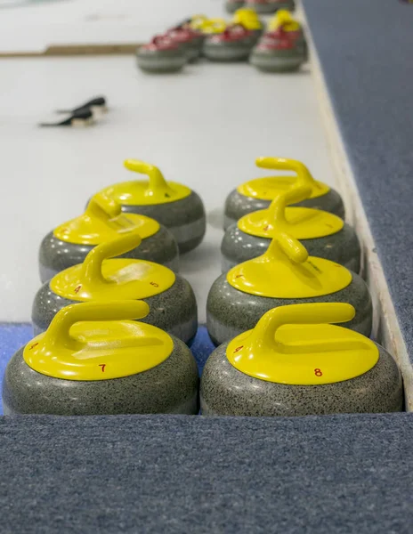 Lifestyle Cold Competition Curling Game Granite Group Handle Ice Indoors — Stock Photo, Image