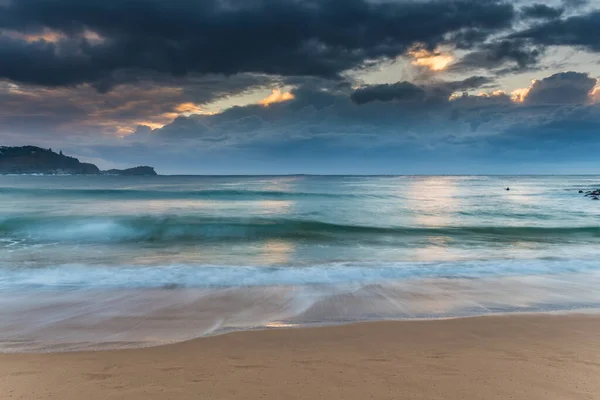 Nubes Lluvia Paisaje Marino Amanecer Desde Avoca Beach Costa Central — Foto de Stock