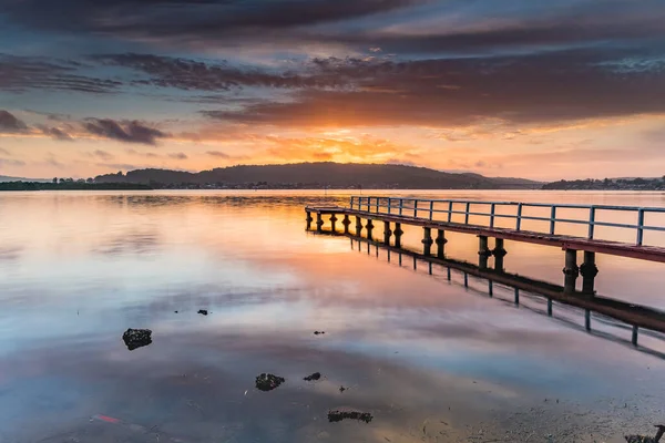 Sunrise Waterscape Con Muelle Desde Woy Woy Waterfront Costa Central — Foto de Stock