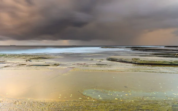 Moody Sunrise Seascape Skillion Terrigal Central Coast Nsw Australia — Foto de Stock