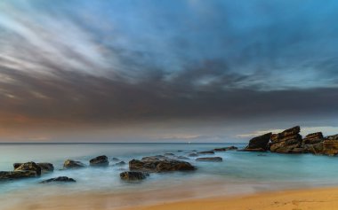 Aqua Seas Sunrise Seascape rom Killcare Beach Central Coast, NSW, Avustralya.