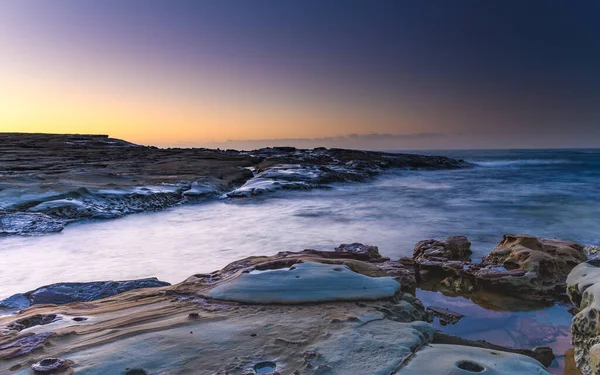 Dawn Sunrise Seascape Con Plataforma Rock Desde Spoon Bay Costa — Foto de Stock