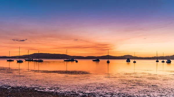 Barcos Silhouette Sunrise Waterscape Koolewong Foreshore Costa Central Nsw Austrália — Fotografia de Stock