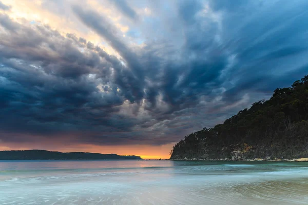 Sky Filled Storm Clouds Sunrise Umina Point Umina Beach Central — Stock Photo, Image