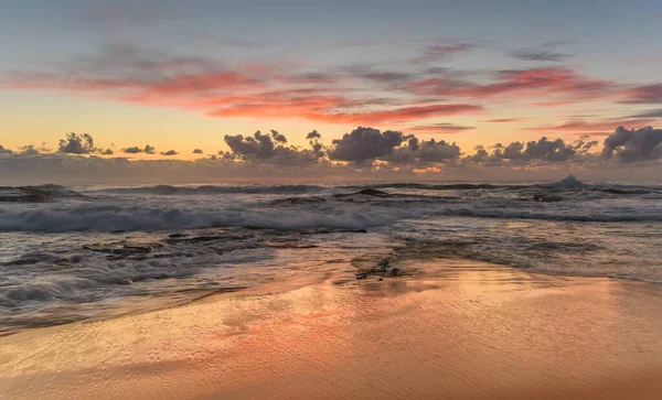 Sunrise Seascape Reflections Spoon Bay Wamberal Central Coast Nsw Ausztrália — Stock Fotó