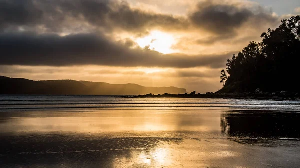 Golden Reflections Sunrise Umina Beach Central Coast Nsw Australia — Stock Photo, Image