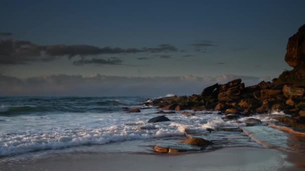 Morski Krajobraz Wschodem Słońca Chmurami Plaży Killcare Central Coast Nsw — Wideo stockowe