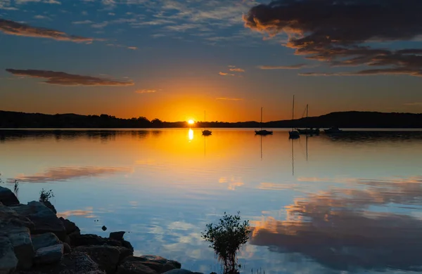 Salida Del Sol Reflexiones Paisaje Acuático Con Barcos Koolewong Waterfront — Foto de Stock