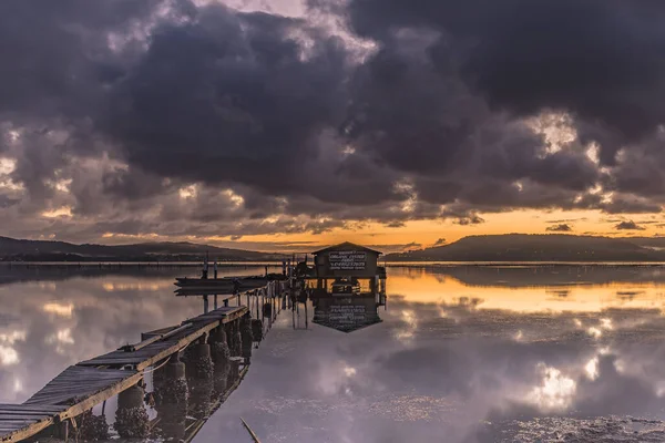 Oyster Shack Dilapidated Wharf Stormy Sunrise Koolewong Waterfront Central Coast — 图库照片