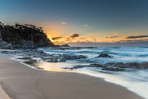 澳大利亚新南威尔士州南海岸Malua湾的日出海景 — 图库照片