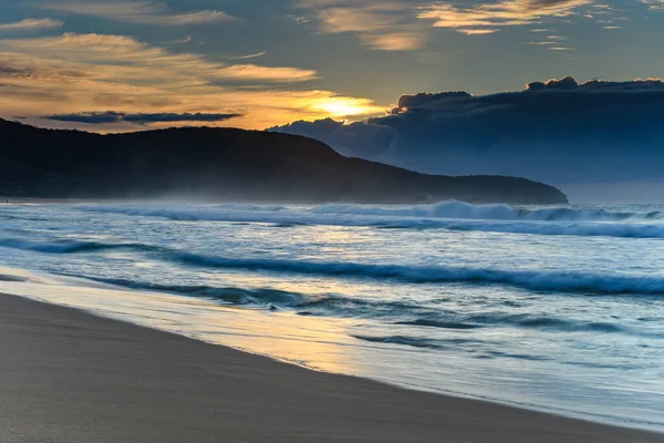 Sunrise Sea Pejzaż Lądem Chmury Killcare Beach Central Coast Nsw — Zdjęcie stockowe