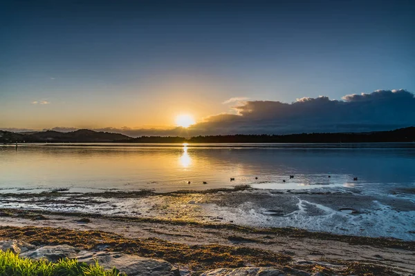 Bay Sunrise Waterscape Ile Bulutlar Orta Sahilde Woy Woy Rıhtımında — Stok fotoğraf