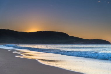 Killcare Beach 'ten Sunrise Seascape Central Coast, NSW, Avustralya.