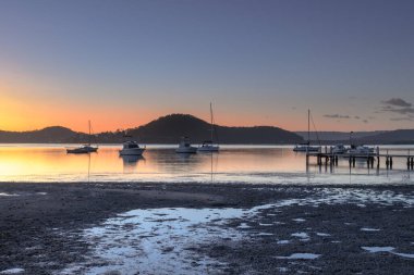 Gündoğumunu Koolewong rıhtımındaki Couche Park 'tan çekiyoruz..