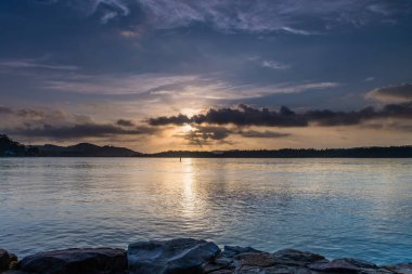 Woy Woy 'dan Sunrise Waterscape Central Coast, NSW, Avustralya.