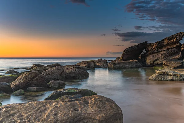 Rocky Sunrise Seascape Killcare Beach Central Coast Nsw Austrália — Fotografia de Stock