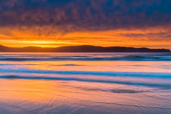 Cloud Sheet Stretched Sunrise Umina Point Umina Beach Central Coast — Stock Photo, Image