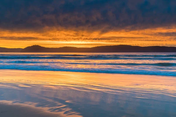 Cloud Covered Sunrise Umina Point Umina Beach Central Coast Nsw — Stock Photo, Image