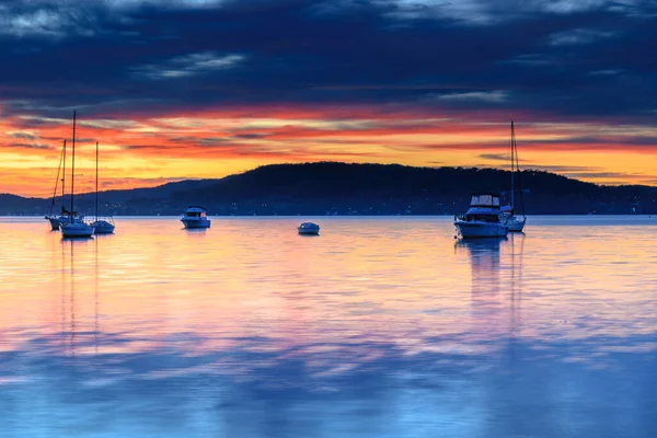 Bunte Wolken Und Sonnenaufgang Von Der Koolewong Waterfront Der Central — Stockfoto