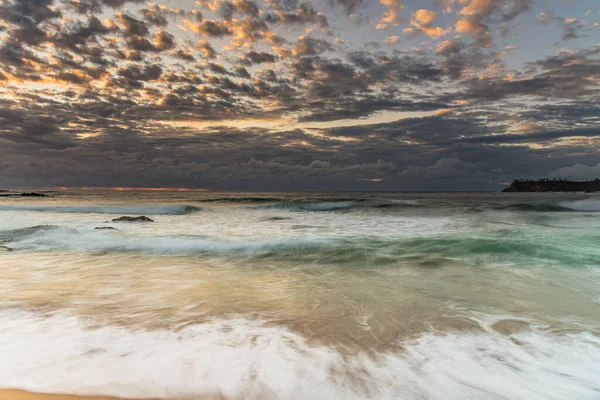 Nublado Amanecer Bahía Malua Costa Sur Nsw Australia —  Fotos de Stock