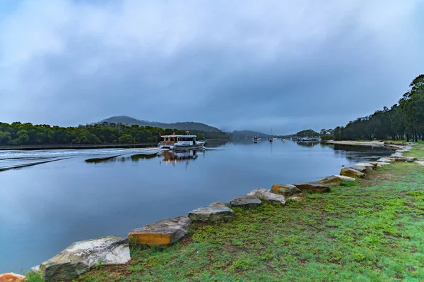 Early Morning Overcast Waterscape Com Serviço Balsa Woy Woy Waterfront — Fotografia de Stock