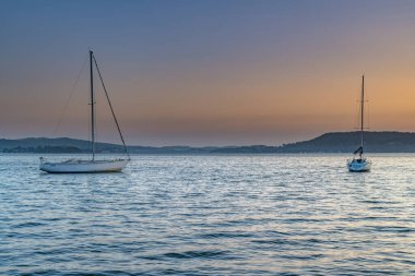 Koolewong Rıhtımı 'ndan Sunrise Waterscape Central Coast, NSW, Avustralya.