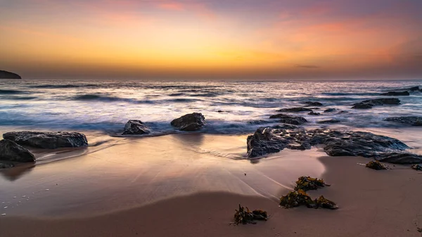 Przylądek Delikatny Wschód Słońca Nutką Pomarańczy Plaży Killcare Central Coast — Zdjęcie stockowe