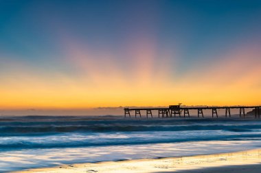 Sunrise Seascape with Sea Foam Central Coast, NSW, Avustralya 'daki Catherine Hill Bay Beach' te.