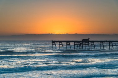 Sunrise Seascape with Sea Foam Central Coast, NSW, Avustralya 'daki Catherine Hill Bay Beach' te.