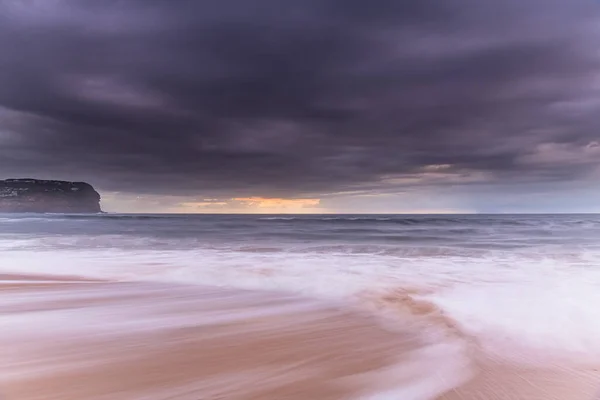 Moody Sonnenaufgang Meereslandschaft Von Macmasters Beach Der Zentralküste Nsw Australien — Stockfoto