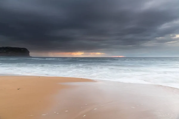 Moody Sunrise Seascape Macmasters Beach Central Coast Nsw Australia — Stock Photo, Image