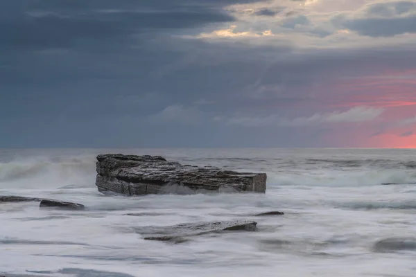 Rock Shelf Sunrise Seascape Skillion Terrigal Central Coast Nsw Australia — Foto de Stock