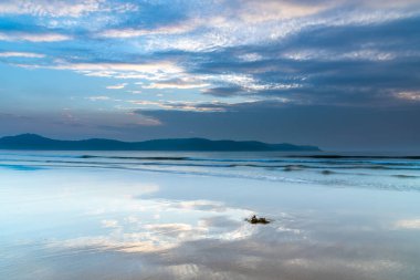 Umina sahilinden Sunrise Seascape Central Coast, NSW, Avustralya.