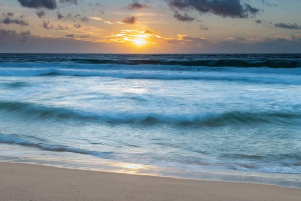 Sunrise Seascape Con Nubes Wamberal Costa Central Nsw Australia — Foto de Stock