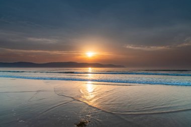 Umina Sahili 'nden gün doğumunu görüntülemek, NSW, Avustralya.