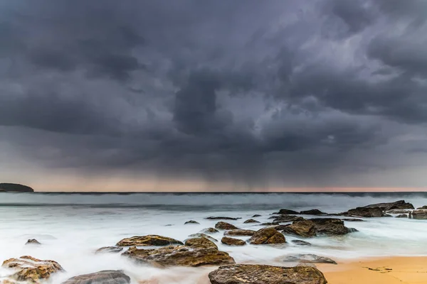 Moody Ανατολή Από Killcare Beach Στην Κεντρική Ακτή Nsw Αυστραλία — Φωτογραφία Αρχείου