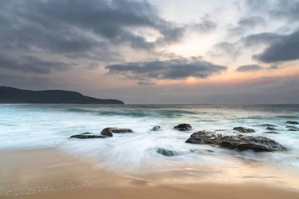 Smoky Summer Sunrise Clouds Killcare Beach Central Coast Nsw Australia — Zdjęcie stockowe