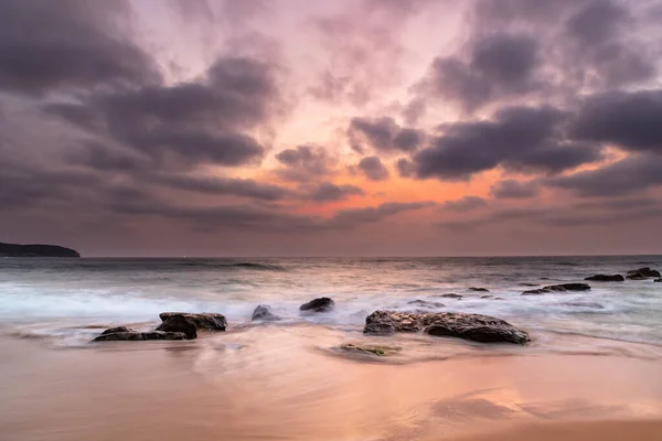 Smoky Summer Sunrise Clouds Killcare Beach Central Coast Nsw Australia — Zdjęcie stockowe