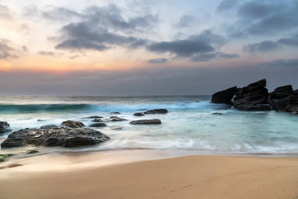 Smoky Summer Sunrise Clouds Killcare Beach Central Coast Nsw Austrália — Fotografia de Stock