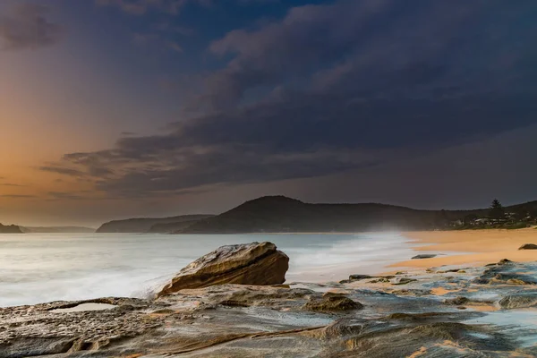 Moody Sunrise Seascape North Pearl Beach Central Coast Nsw Australia — Foto de Stock