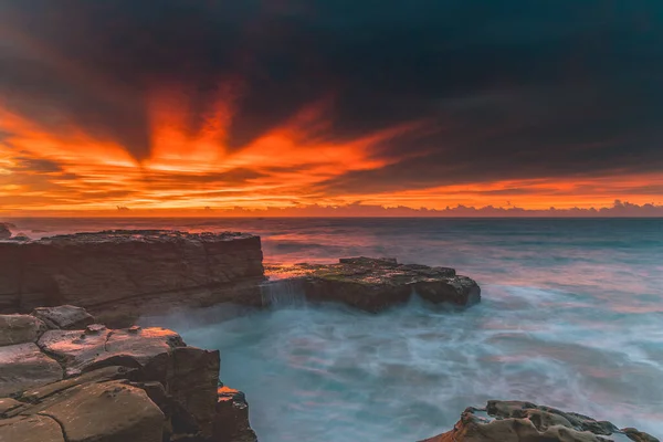 Capturando Amanecer Desde North Avoca Beach Costa Central Nsw Australia — Foto de Stock