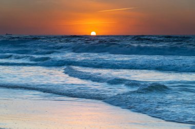 Avustralya, Yeni Güney Galler 'in merkez kıyısındaki Redhead Sahili' nden Sunrise Seascape plajında.