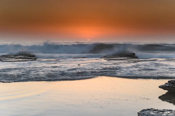 Sunrise Seascape Con Clear Orange Sky Toowoon Bay Beach Sulla — Foto Stock