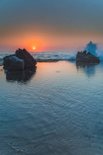 Sunrise Splash Rocks Forresters Beach Central Coast Nsw Australia — 图库照片