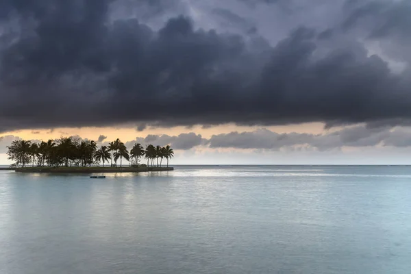 Tropical Sunrise Rain Clouds Taken Coral Coast Fiji — 图库照片